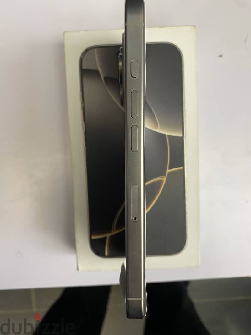 Apple - iPhone 16 Pro 3