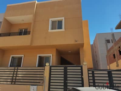 Building for sale in 6 October, Al-Shamaliyat, 3 floors, area 210 square meters at a commercial price