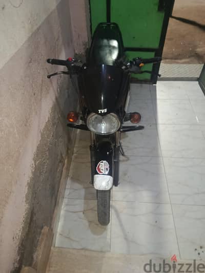 مكانه TVS hlx150