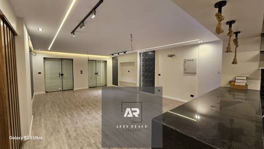 Apartment of 155 square meters, ground floor with a garden, a bargain for sale in Al Rehab 2