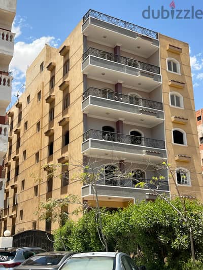 شقة سكنية بمساحة 220 متر بكامل مساحة الدور- بمدينة 6 أكتوبر