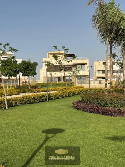 Twin House finished, immediate delivery with a large garden next to Mall of Egypt on installment