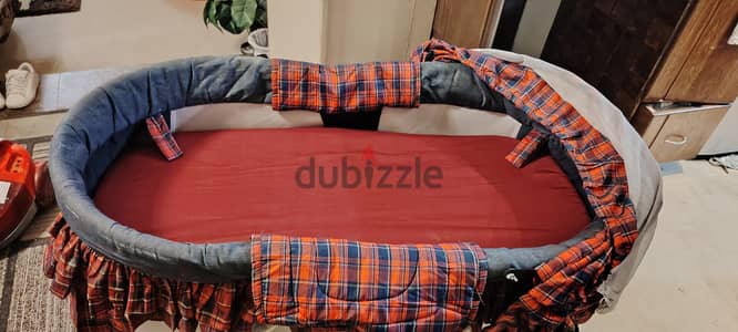 سرير أطفال ثابت وهزاز