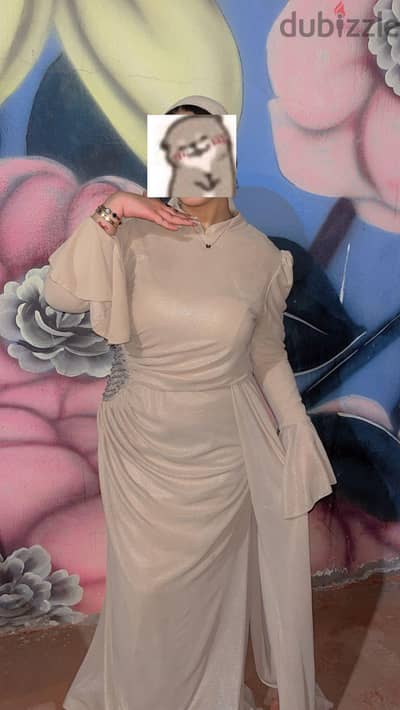 فستان للبيع
