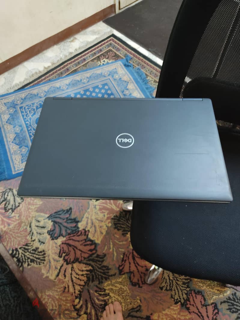 Dell precision 7740 workstation 1