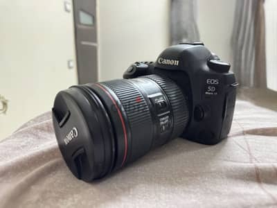 Camera Canon 5D mark 4 + lens 24 -105 (like a new)