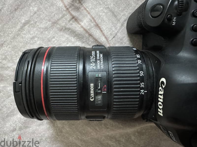 Camera Canon 5D mark 4 + lens 24 -105 7