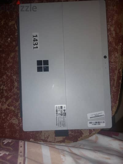لابتوب وتابلت Microsoft Surface Pro 5 - حالة ممتازة - كور i5