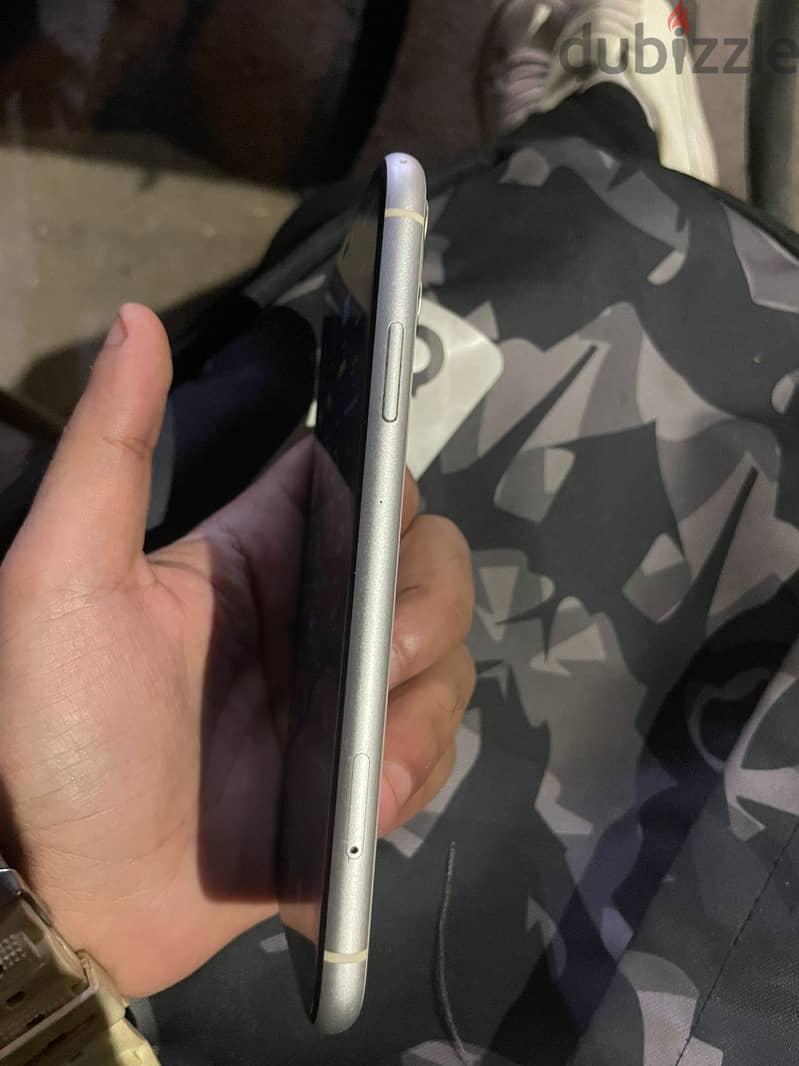 Apple - iPhone 11 5