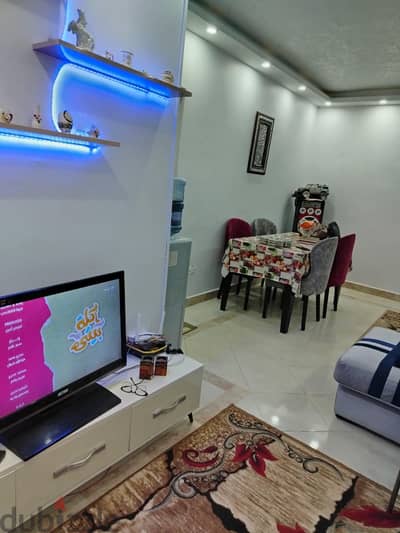 تربيزت شاشه بمكتبه