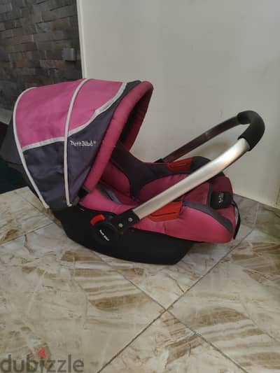 كارسيت Petit Bébé إستعمال خفيف كالجديد لحاد عمر سنتين