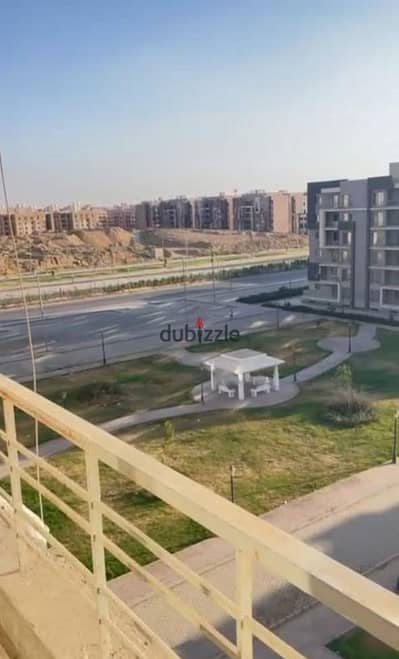 شقه للبيع دار مصر الاندلس امام هايد بارك وجامعه الامريكيه وكمبوند لافيستا وحسن علام وكمبوند مفيدا كمبوند نجيب ساوريس