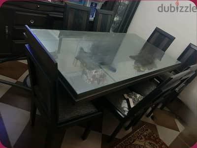 سفرة ٨كراسي و٢ نيش وبوفيه بمرايا