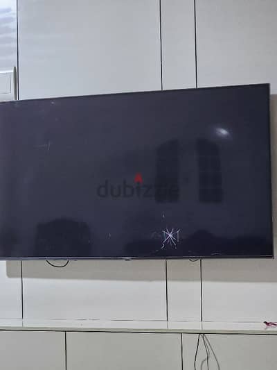 شاشه lg مكسوره ٧٥ بوصه تحتاج الى بانل