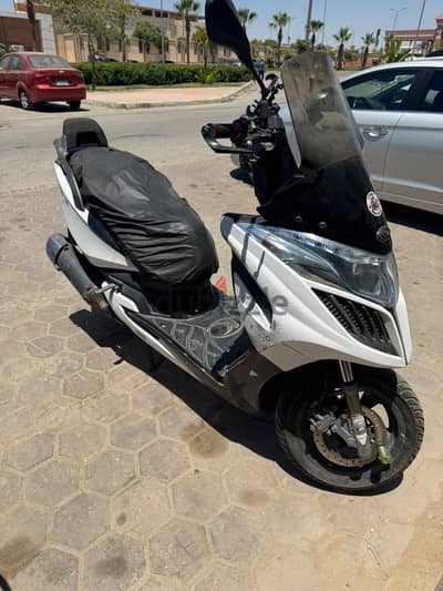 سكوتر كيمكو g dink 250 موديل ٢٠١٥
