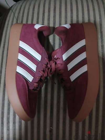 شوز اديداس adidas اوريجنال مقاس ٤٢ و ٢/٣