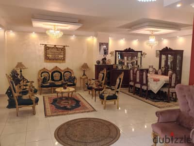 شقة أرضي 200م بجاردن 190م في موقع مميز بالقرب من شارع البستان و مول أسبانيا بلازا و مدرسة وايز للغات ، مساحة و اسعة و تصميم عملي يناسب السكن الراقي