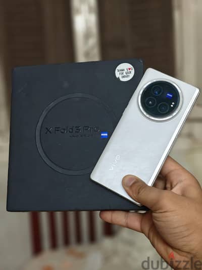 Vivo X Fold3 Pro 512/16 كسر زيرو بكل مشتملاته للبيع او البدل معفي