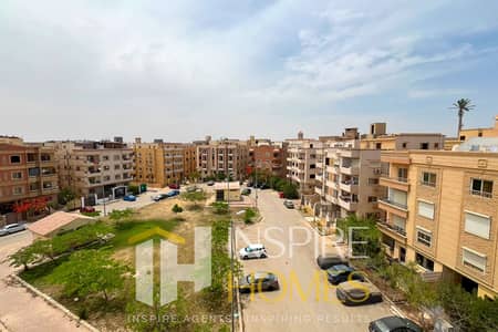4-bedroom apartment for rent with a master bedroom and open view.