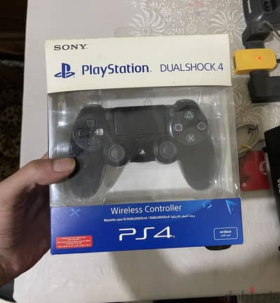 Dualshock 4 PS4 Controller - USED LIKE NEW