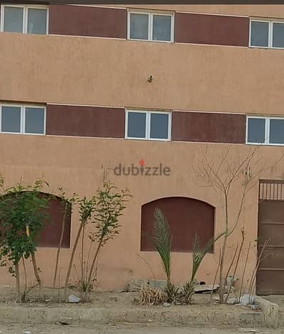 مصنع ٥٥٠م للإيجار