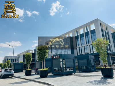 فرصه حصريه للبيع مكتب 80م تشطيب Ultra Super Lux بمدينتي بالمبني الاداري بالايست هب