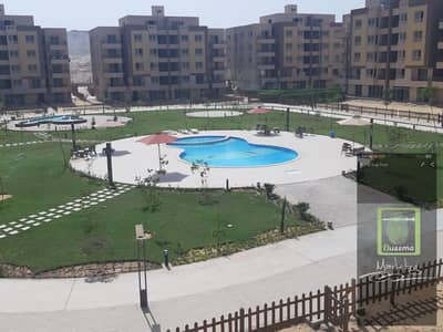 للايجار شقة ١٧٠م تشطيب راقى جدا دور اول تطل على حمام السباحة كمباوند بروتينات خلف كمباوند الخمائل