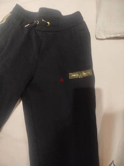sweatpants size small يلبس لحد ٧٥ كيلو