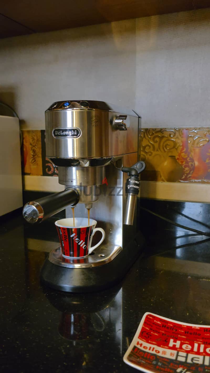 delonghi dedica silver coffees machine 2
