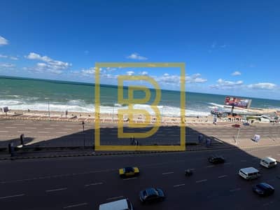 Apartment for sale in Camp Shizar on the sea