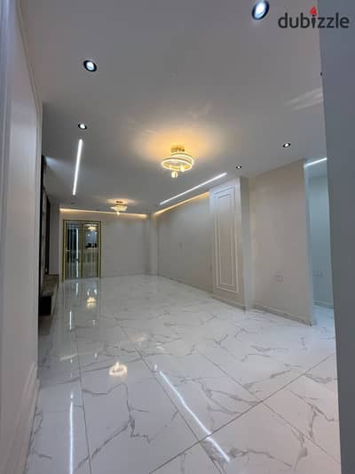Apartment 150 meters - Area (T)