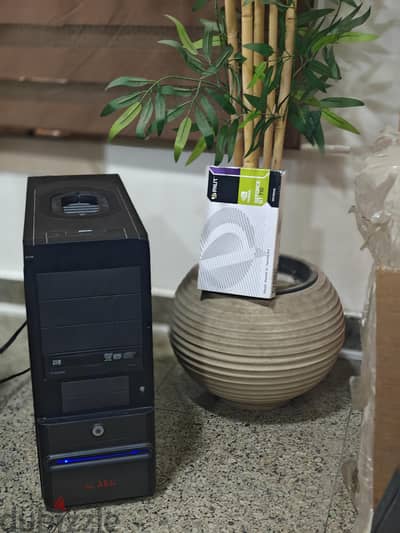 كمبيوتر  PC مع كارت شاشه
