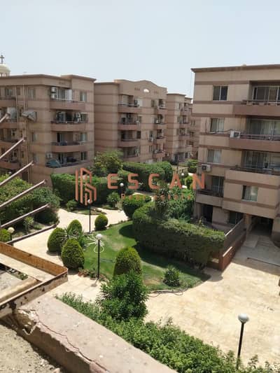 الصور ارشيفيه متاح للاجار في مدينة الرحاب في المرحله الرابعه بجوار بوابه ١٣ ومول جيت واي  شقه ١١٩ متر  دور تالت بدون مصعد للايجار قانون جديد