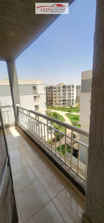 Exceptional apartment for rent under law in Madinaty in B10 in a very distinguished location with services including natural gas and all meters installed