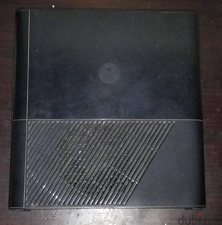 Xbox 360E with 96 games 1