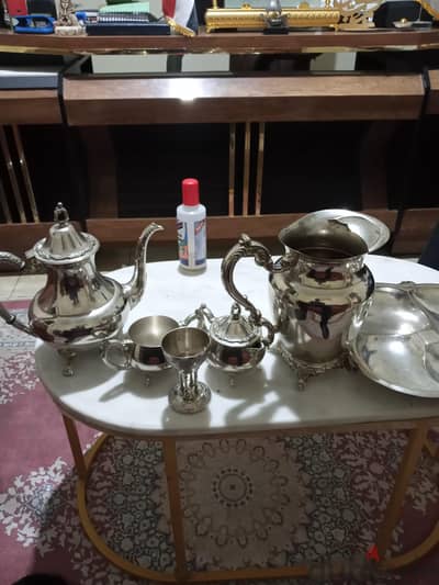 طقم براد مكون  من ٦ قطع  مطلي بالفضة  قديم  بسعر كويس جدا