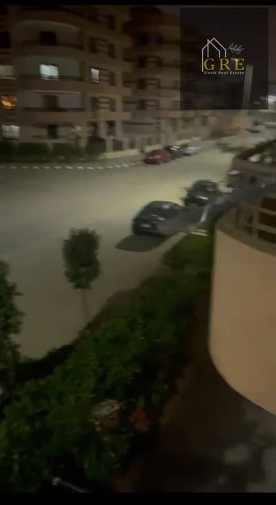  شقة 135م للبيع، تشطيب سوبر لوكس، جاكوزي وباركينج خاص، أول مرتفع، جاهزة للسكن، أمام نادي 6 أكتوبر والممشى السياحي بمحور جمال عبد الناصر