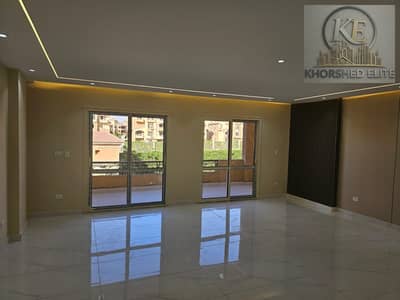 للبيع من المالك مباشرة بكمبوند شقه مميزه اوي بالخمائل الشيخ زايد المرحلة الثالثه المركزيه فيو مفتوح المحور المركزى مباشرة طريق نيو جيزة بحري شرقي