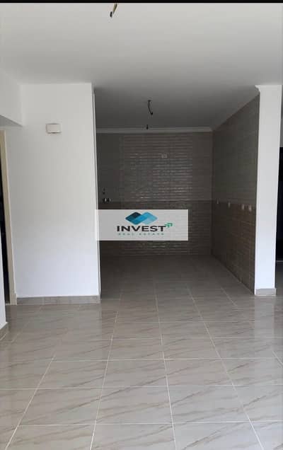 150 sqm apartment for rent in B15, legal lease, with a distinctive view.