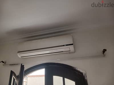تكييف كارير بحالة ممتازة اتنين وربع