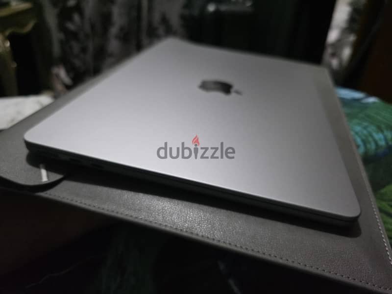 macbook air M2 4