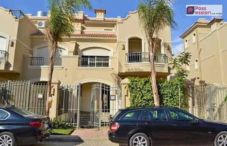 Corner villa for sale in Sarai, New Cairo, next to Madinaty and in front of Al Shorouk, at a special price and the best payment plan, area 240 sqm wit