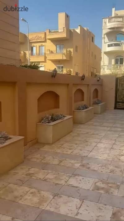 Ground floor apartment for sale in Al Yasmeen 5 with a garden and a private entrance 136m and a garden 47