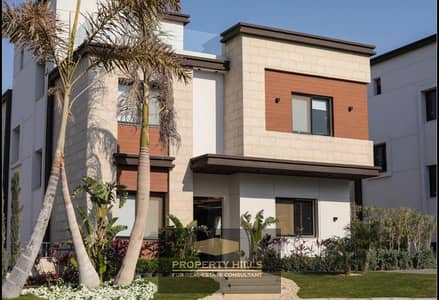 Townhouse for sale in Golden Square in the Fifth Settlement, in front of Mountain View 2 on the 90th Avenue in Dijar Compound