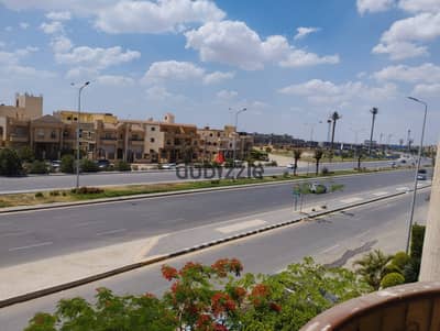 حي الياسمين 4 شقة للإيجار 200م على محور مصطفى كامل الرئيسي مباشرة بالغاز الطبيعي دور2 سوبر لوكس التجمع الأول بالقرب من المستشفى الجوي