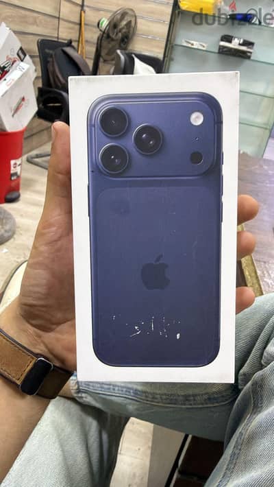 آبل - آيفون 17 برو ماكس
