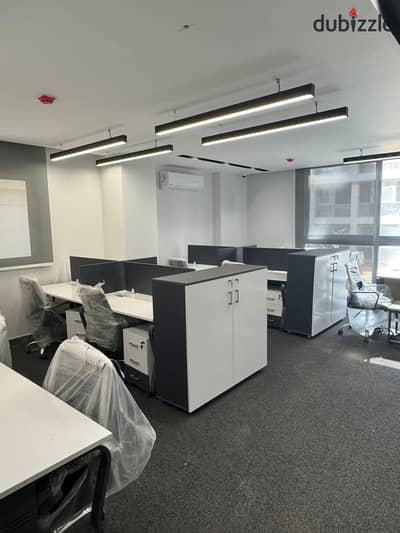 Administrative headquarters for rent 500m air-conditioned / furnished Bavaria Town on Circular