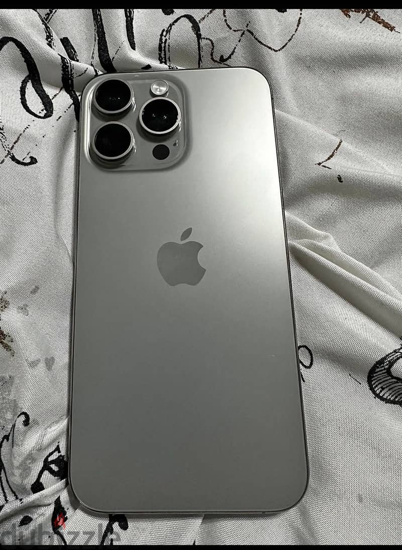 Apple - iPhone 15 Pro Max 2