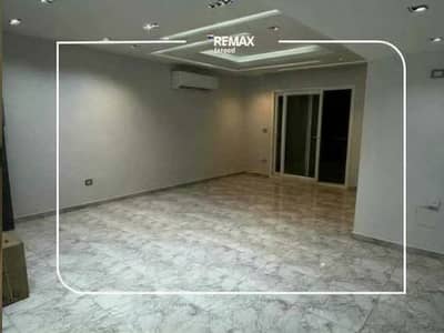شقة  للإيجار في الشيخ زايد متشطبة بالكامل ونص مفروشة  في زايد ديونز