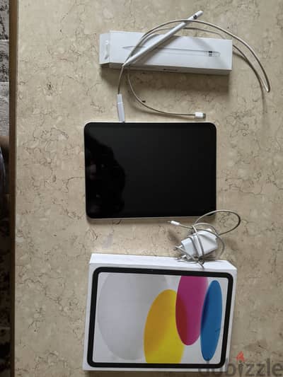 Ipad. 10th Gen. Apple pencil. Original charger